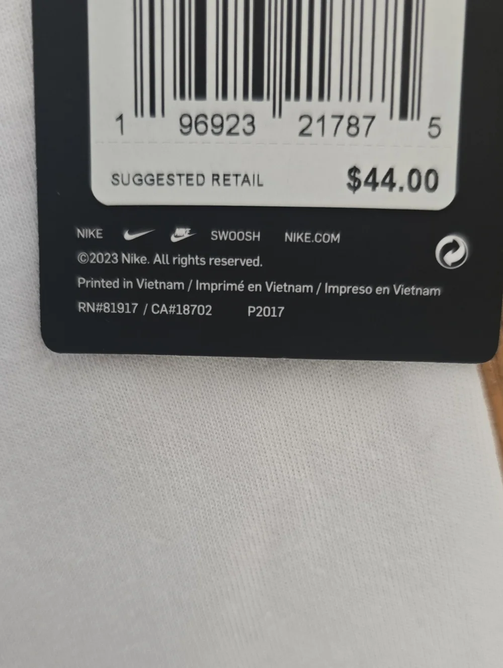 NIKE SIGNATURE BRAND BOYS BLUE JOGGER PANTS AND WHITE SIGNATURE TEE-SHIRT SIZE 6